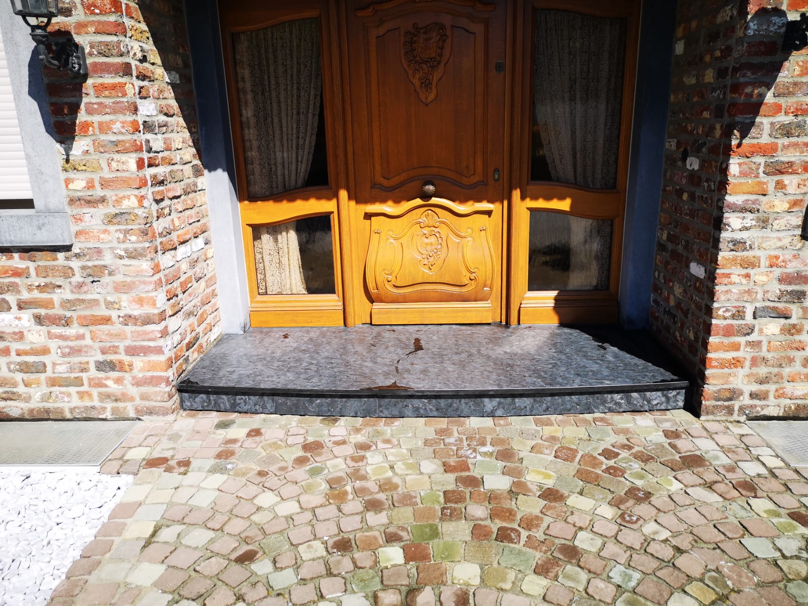 <span class="uc_style_uc_tiles_grid_image_elementor_uc_items_attribute_title" style="color:#ffffff;">Aussenanlagen (23)</span>