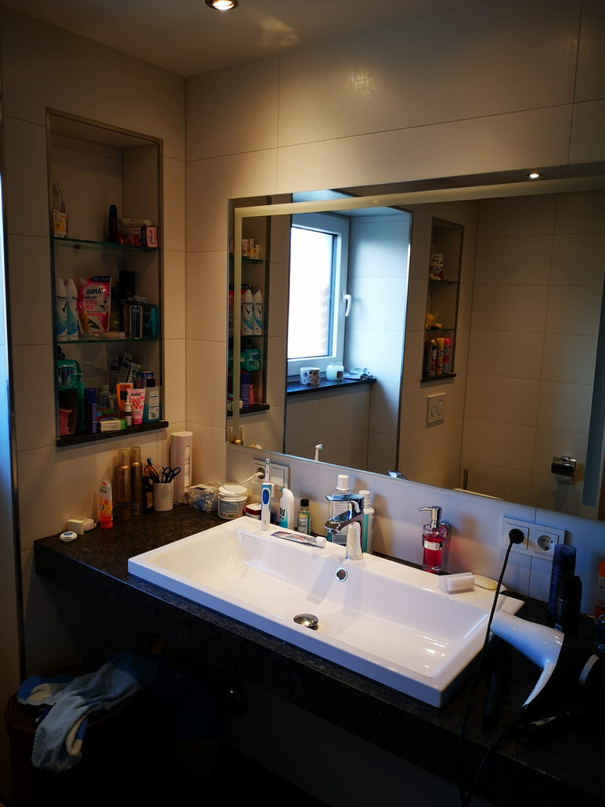 <span class="uc_style_uc_tiles_grid_image_elementor_uc_items_attribute_title" style="color:#ffffff;">Badezimmer (5)</span>