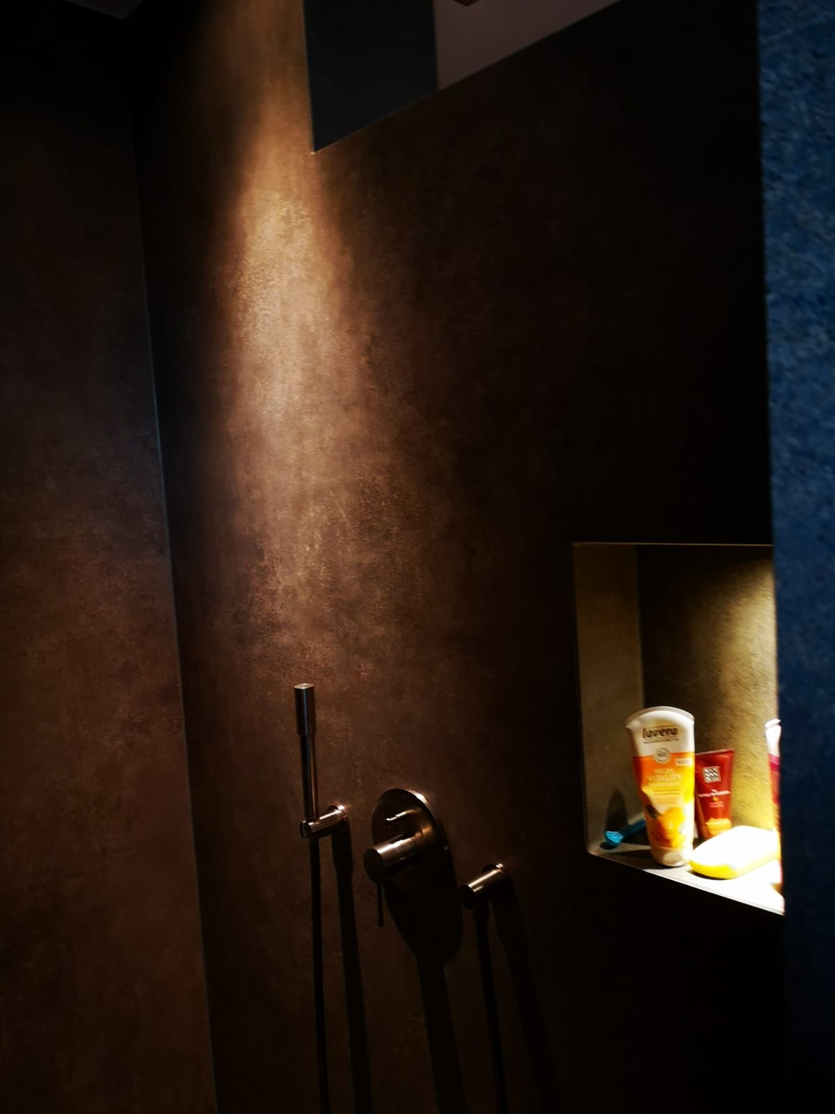<span class="uc_style_uc_tiles_grid_image_elementor_uc_items_attribute_title" style="color:#ffffff;">Badezimmer (63)</span>