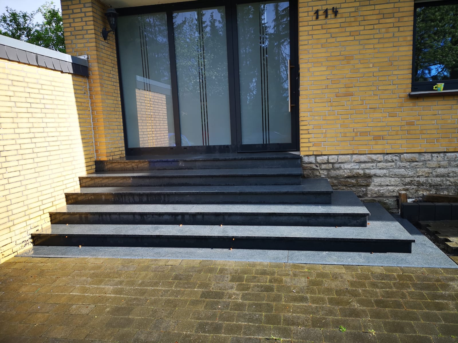 <span class="uc_style_uc_tiles_grid_image_elementor_uc_items_attribute_title" style="color:#ffffff;">Treppen (11)</span>